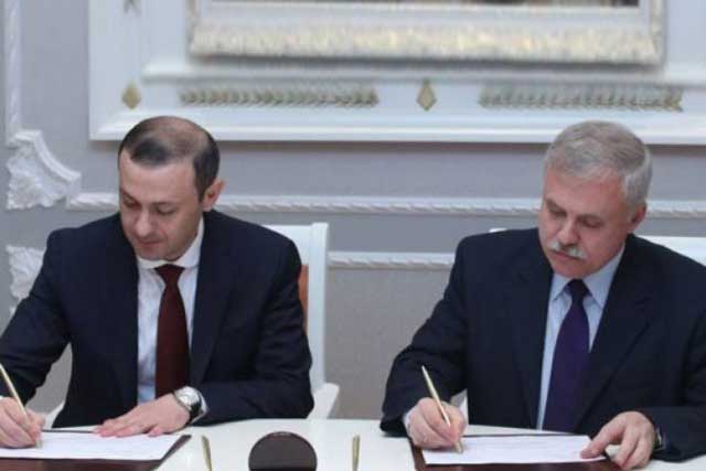 Подписан план взаимодействия аппаратов советов безопасности Армении и Беларуси 
