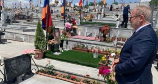 Французский сенатор посетил пантеон армянских героев 