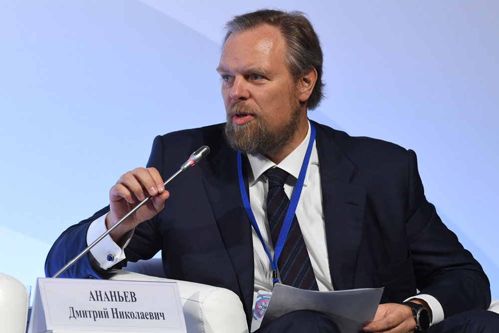 Дмитрий Ананьев уехал из России и пытается продать свои активы 