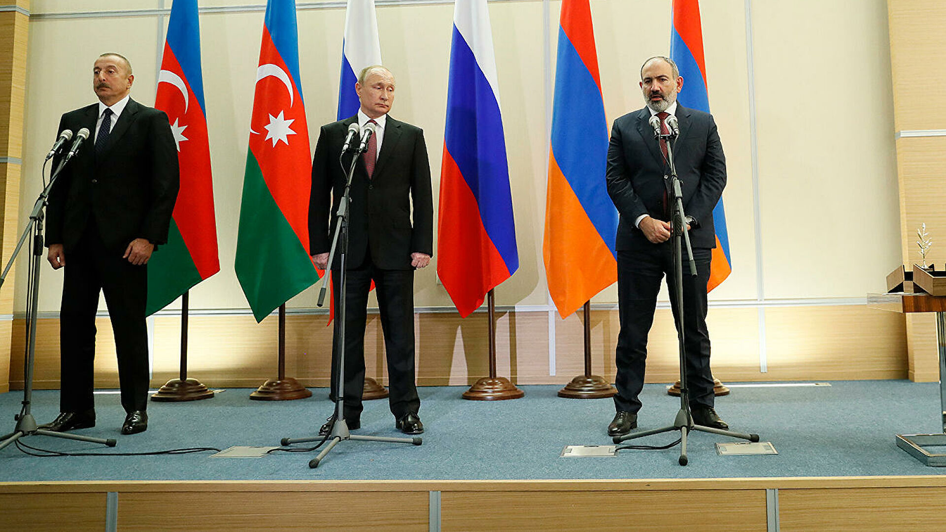 Путин, Пашинян и Алиев приняли совместное заявление по итогам встречи в Сочи  