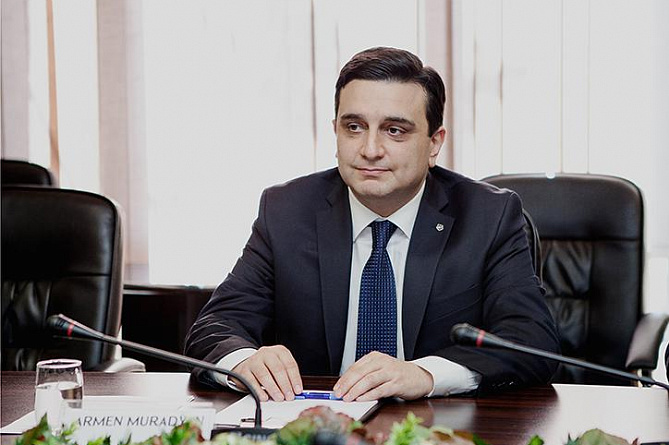 Ректор Ереванского медуниверситета предложил отправить врачей к армянским пленным в Баку 