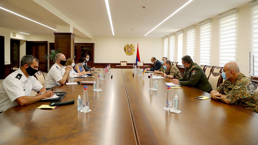 Министр Давид Тоноян на встрече с послом РФ: Армяно-российская группировка войск готова реагировать 