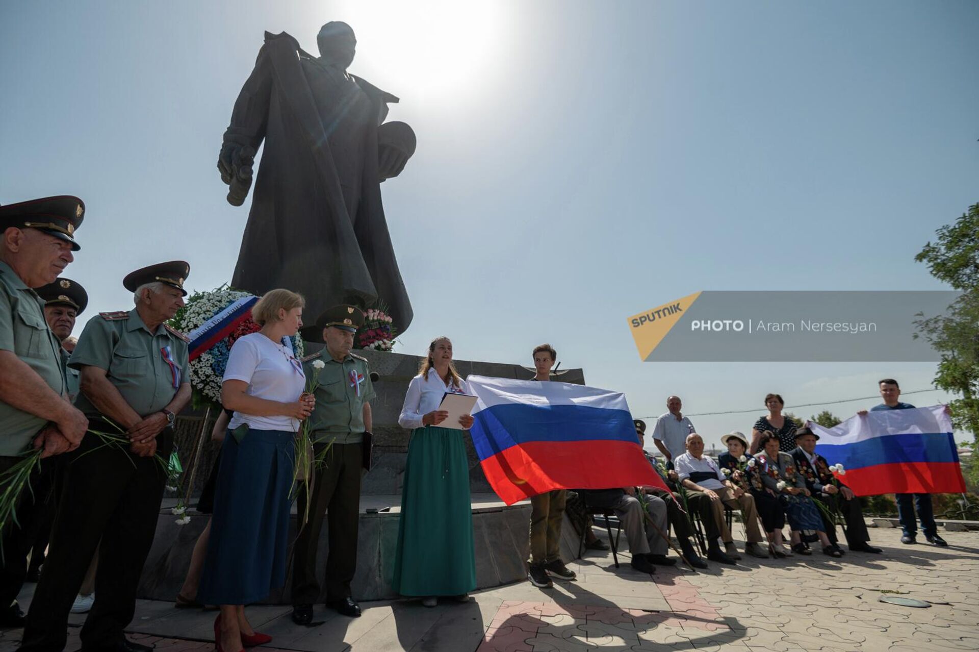 В Ереване отметили день рождения адмирала Исакова и День флага России 