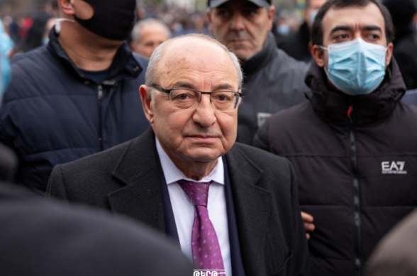 Вазген Манукян уверен, что армянская армия в сжатые сроки возродится и вновь покажет свою силу 