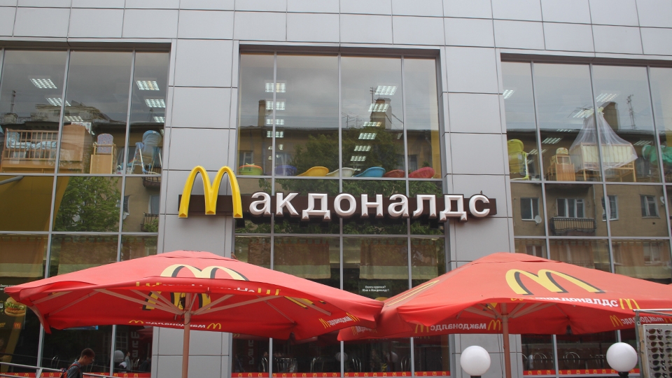 Forbes: сын экс-президента Армении Армена Саркисяна претендовал на покупку активов McDonald’s в России 