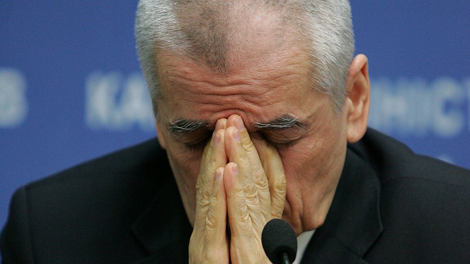 Онищенко до сих пор не оправился от психологической травмы, полученной в результате увиденного в зоне Спитакского землетрясения 