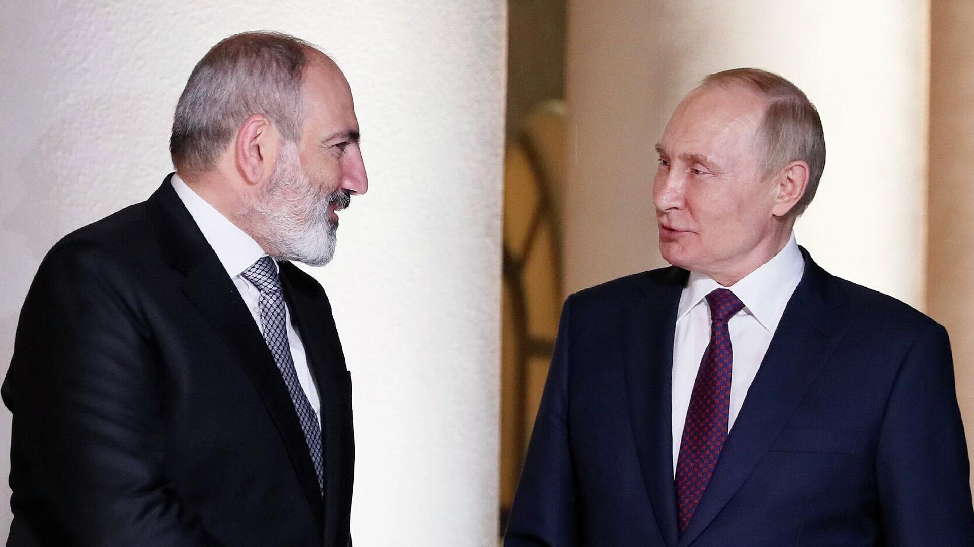 Путин провел телефонный разговор с Пашиняном 