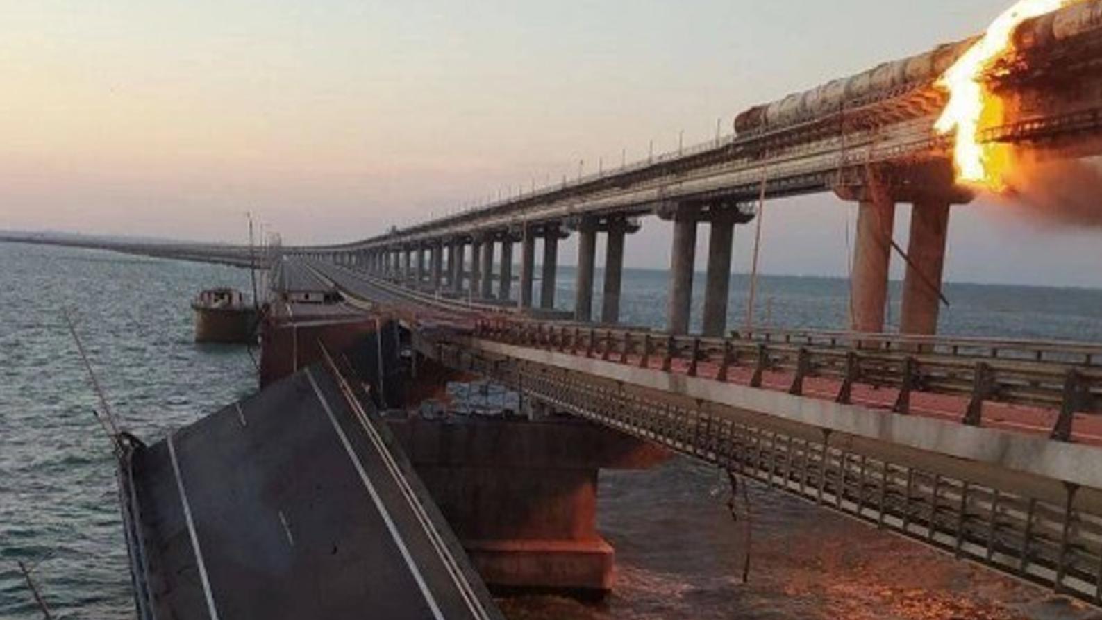 Путин поручил создать комиссию после ЧП на Крымском мосту 
