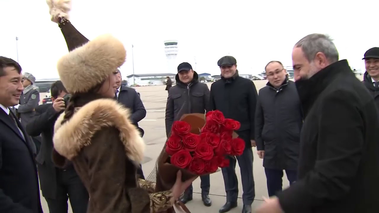 Никол Пашинян прибыл в Астану 