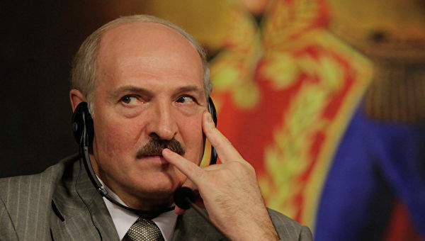 Лукашенко: Разговоры об объединении Беларуси с Россией глупые и притянутые за уши 