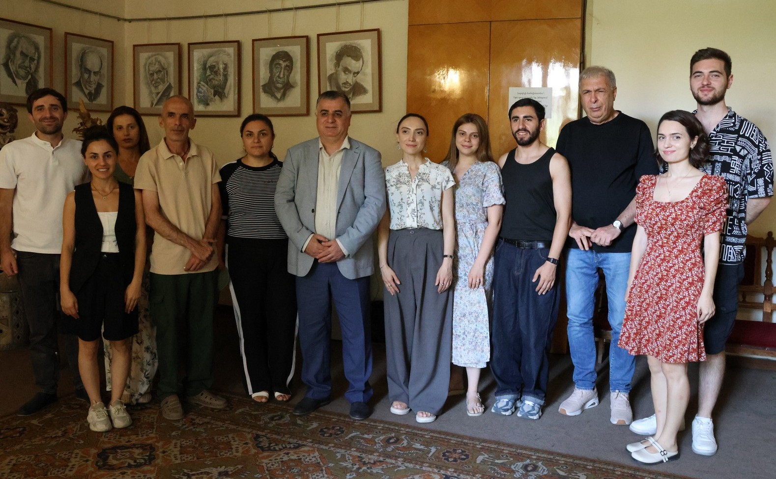 Газета «Аравот»: театральный коллектив считает важным, чтобы их возрождение было ознаменовано игрой на арцахском диалекте: новый колорит и новое слово на театральном поле Армении 