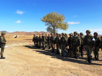 Военные разведчики российской военной базы в Армении отрабатывают поисковые задачи в горах 