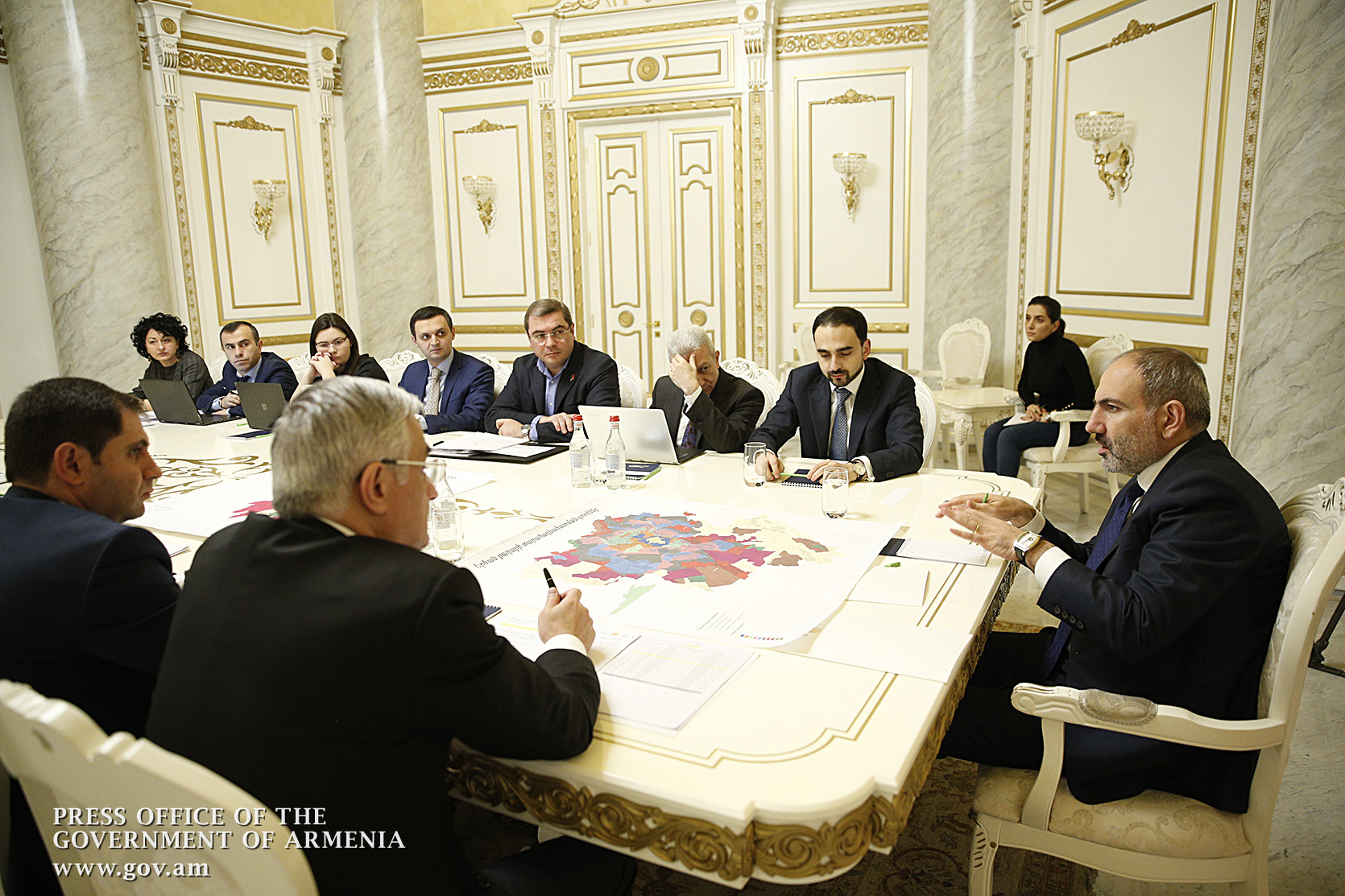 Премьер-министр Армении созвал совещание правительства 