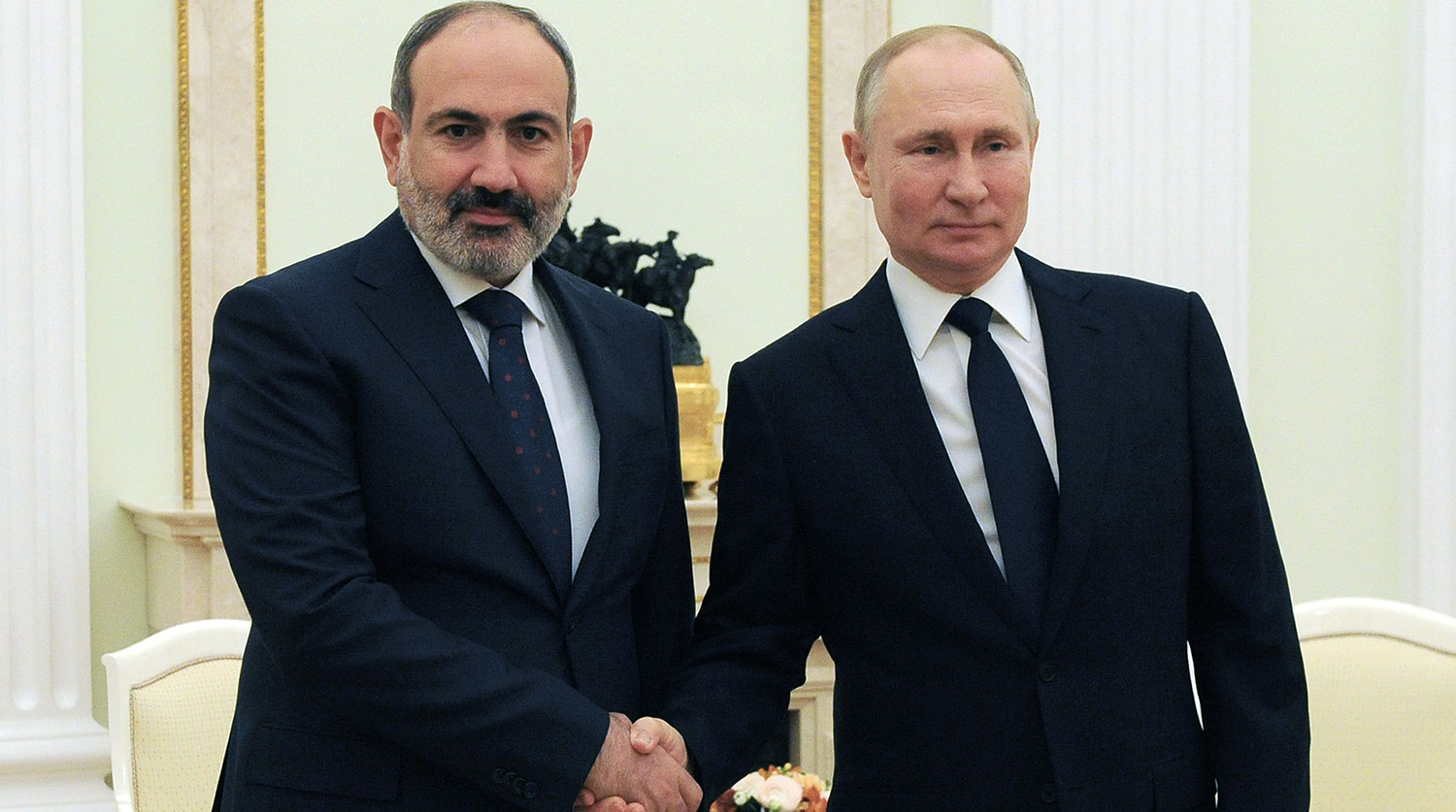Пашинян поздравил Путина с переизбранием на пост президента РФ 