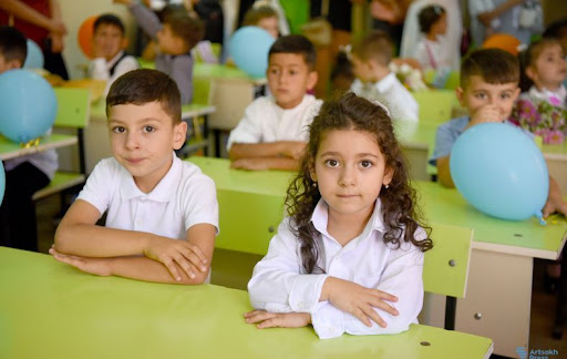 В школах Армении обучаются 17 тысяч насильственно перемещенных из Нагорного Карабаха 