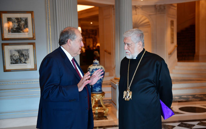 Президент Армении обсудил с Католикосом Арамом I ситуацию в Бейруте 