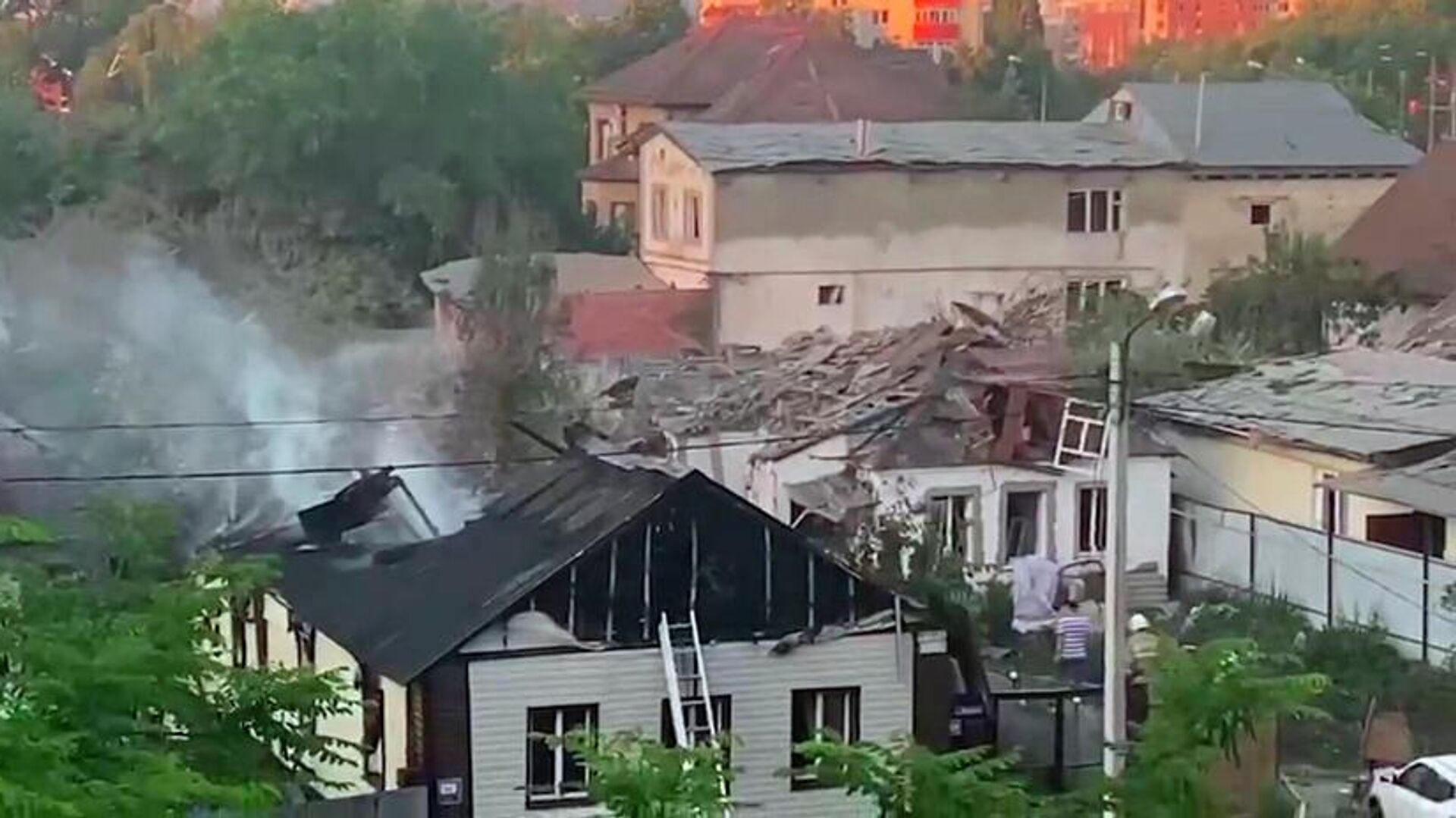 В Белгородской области загорелся склад с боеприпасами, людей вывозят 