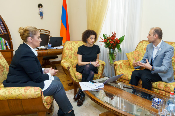 Анна Акопян и бизнесвумен армянского происхождения из США обсудили вопросы сотрудничества 