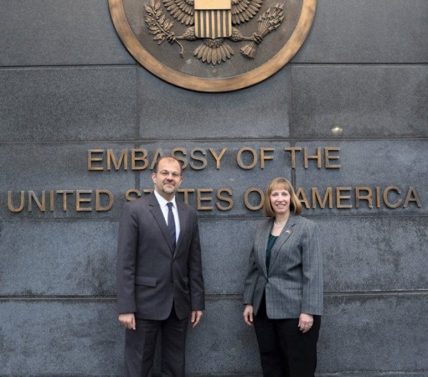 Новоназначенный посол США в Армении Лин Трейси прибыла в Ереван 