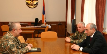 Бако Саакян встретился с начальником Генштаба ВС Армении 