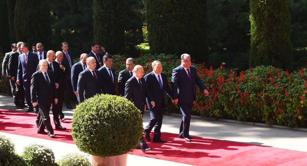 О чем говорили Никол Пашинян и Ильхам Алиев на полях саммита СНГ в Душанбе? 