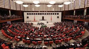 В парламент Турции поданы петиции о лишении неприкосновенности 4 депутатов, в числе которых и Каро Пайлан 
