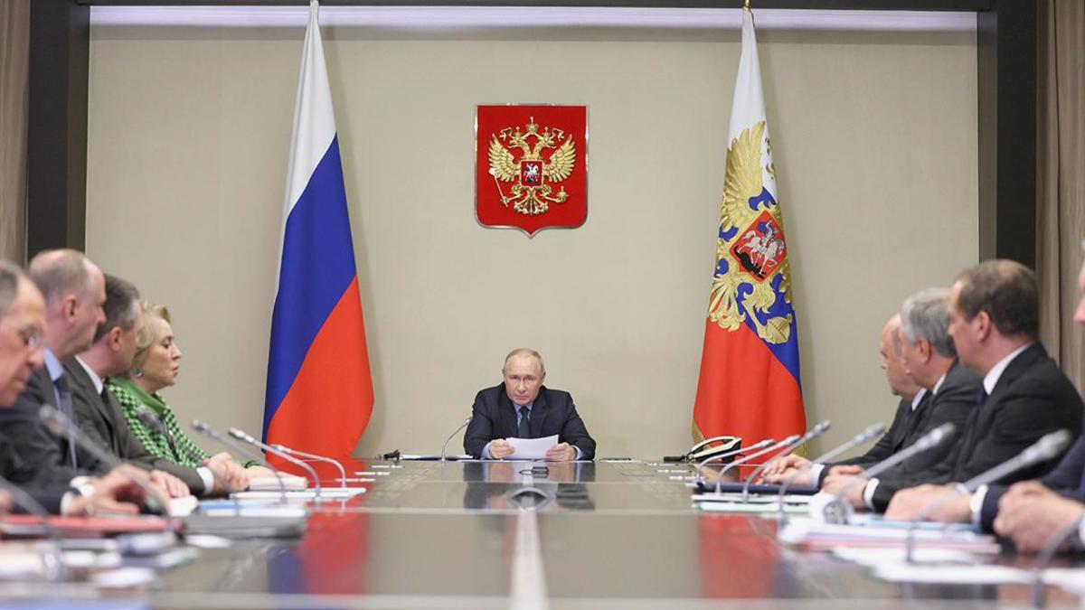 Путин обсудил с членами Совбеза информационную безопасность 
