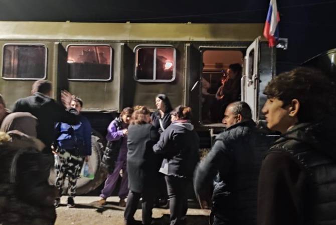 Азербайджанцы потребовали, чтобы желающие вернуться из Армении граждане Арцаха приняли азербайджанское гражданство 