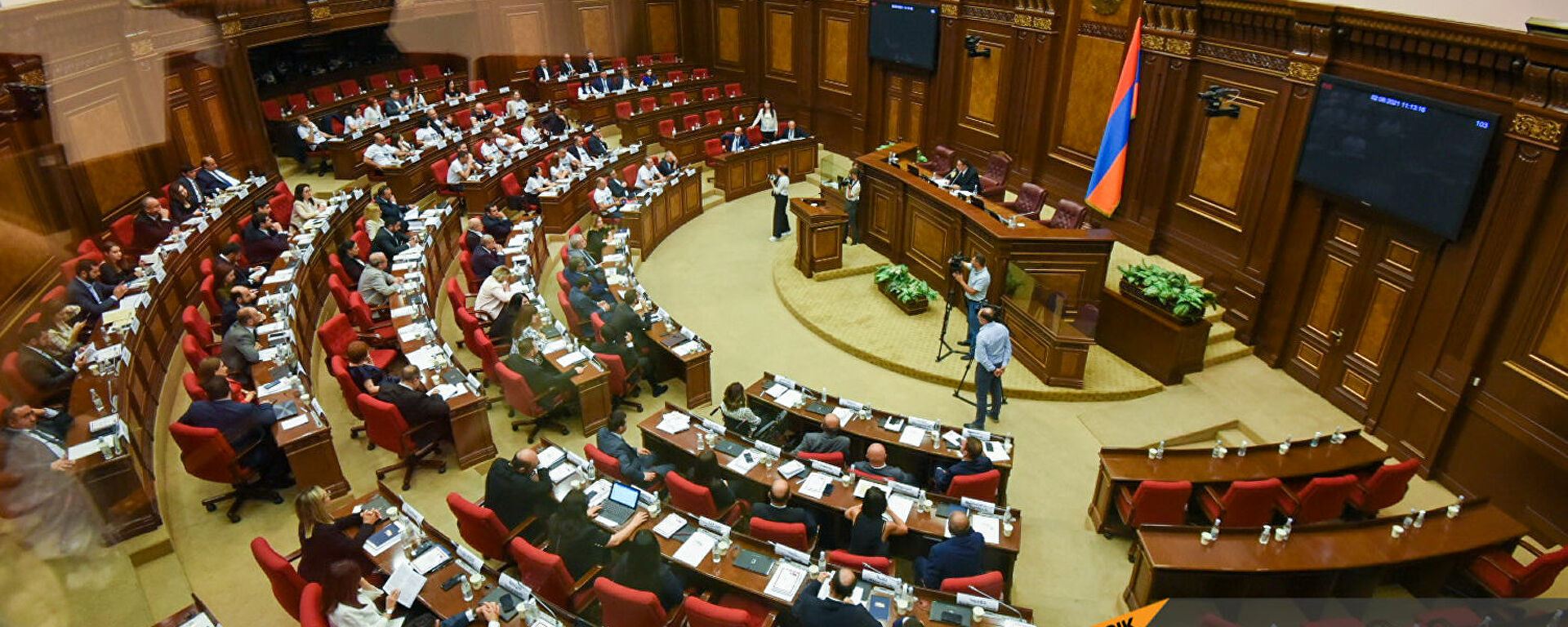 Парламент Армении принял проект госбюджета на 2022 год 
