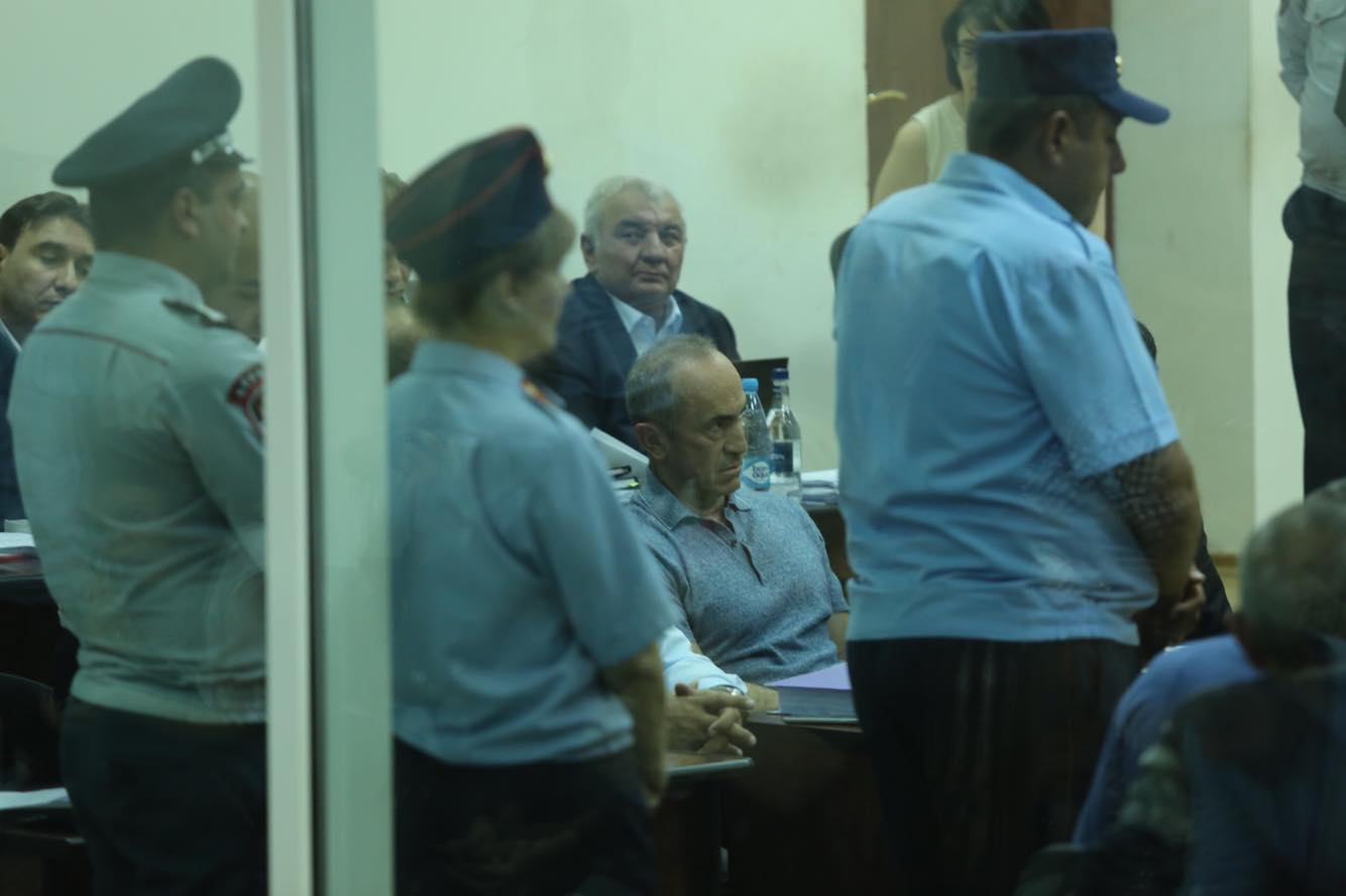 Суд обнародовал решение: Кочарян останется под арестом 