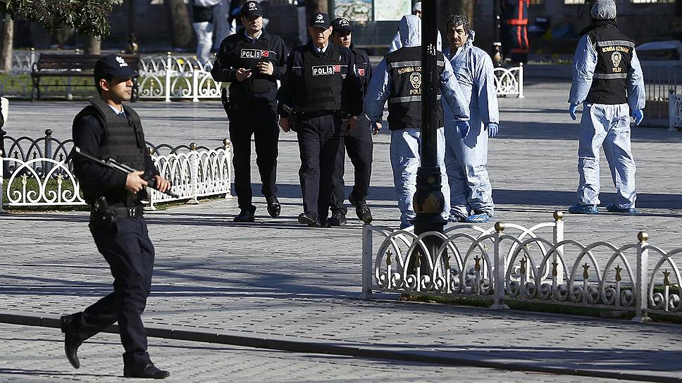 Правоохранительные органы Турции задержали 103 отставных адмиралов, подписавших коллективное письмо в защиту конвенции Монтрё 