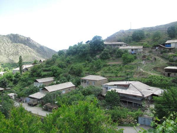 Омбудсмен Армении: ВС Азербайджана оставляют жителей Мегри без воды 