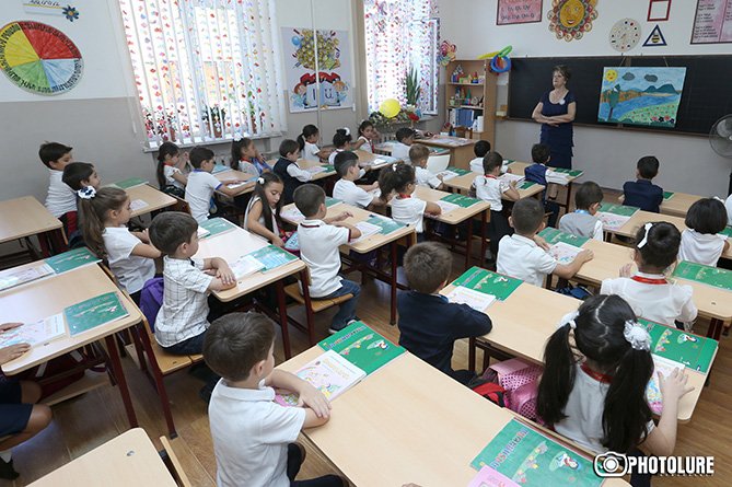 В некоторых школах Армении начнут преподавать грузинский язык 