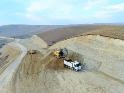 Азербайджан начал строительство новой автомобильной дороги к грузинскому монастырю Давида Гареджи 