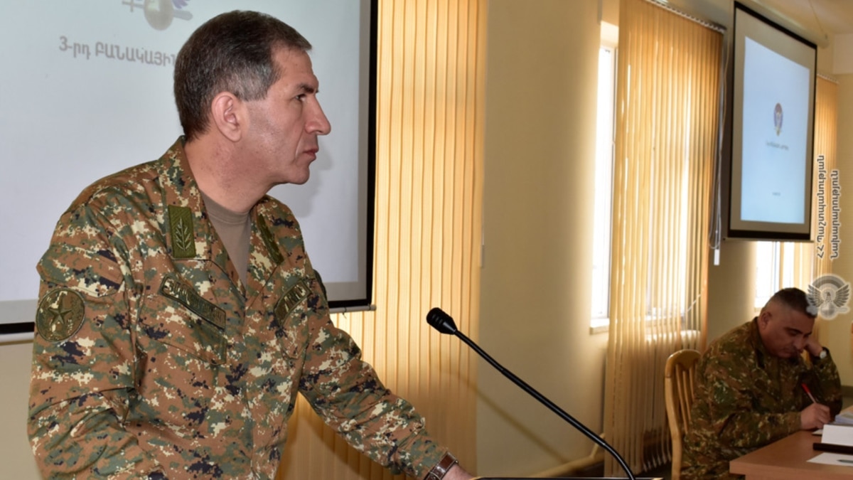Бывший начальник Генштаба ВС призвал военных поддержать Кочаряна на выборах 