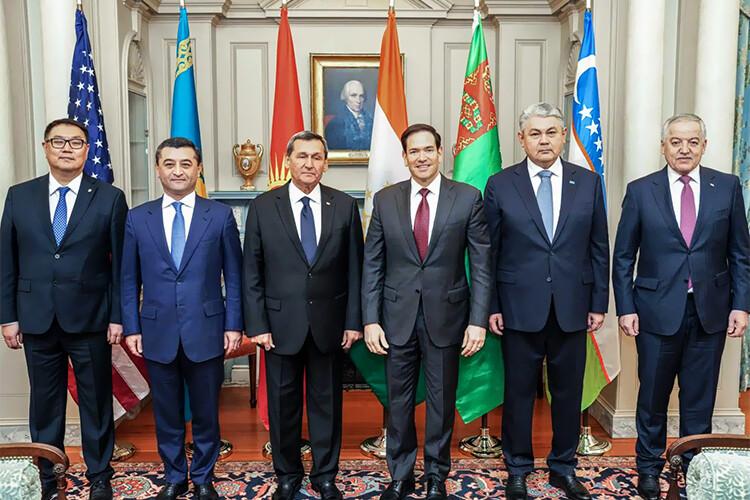 Госсекретарь США планирует посетить в следующем году пять стран Центральной Азии 