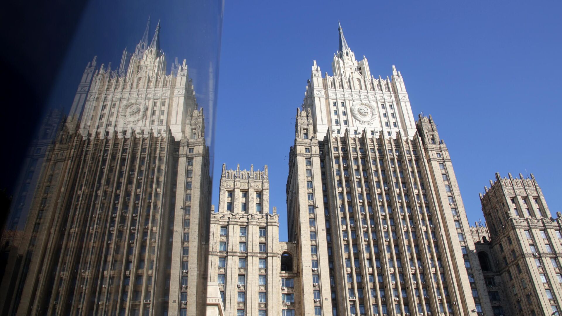 МИД РФ: Москва призывает Ереван и Баку тщательно изучить видео расстрелов военнослужащих 