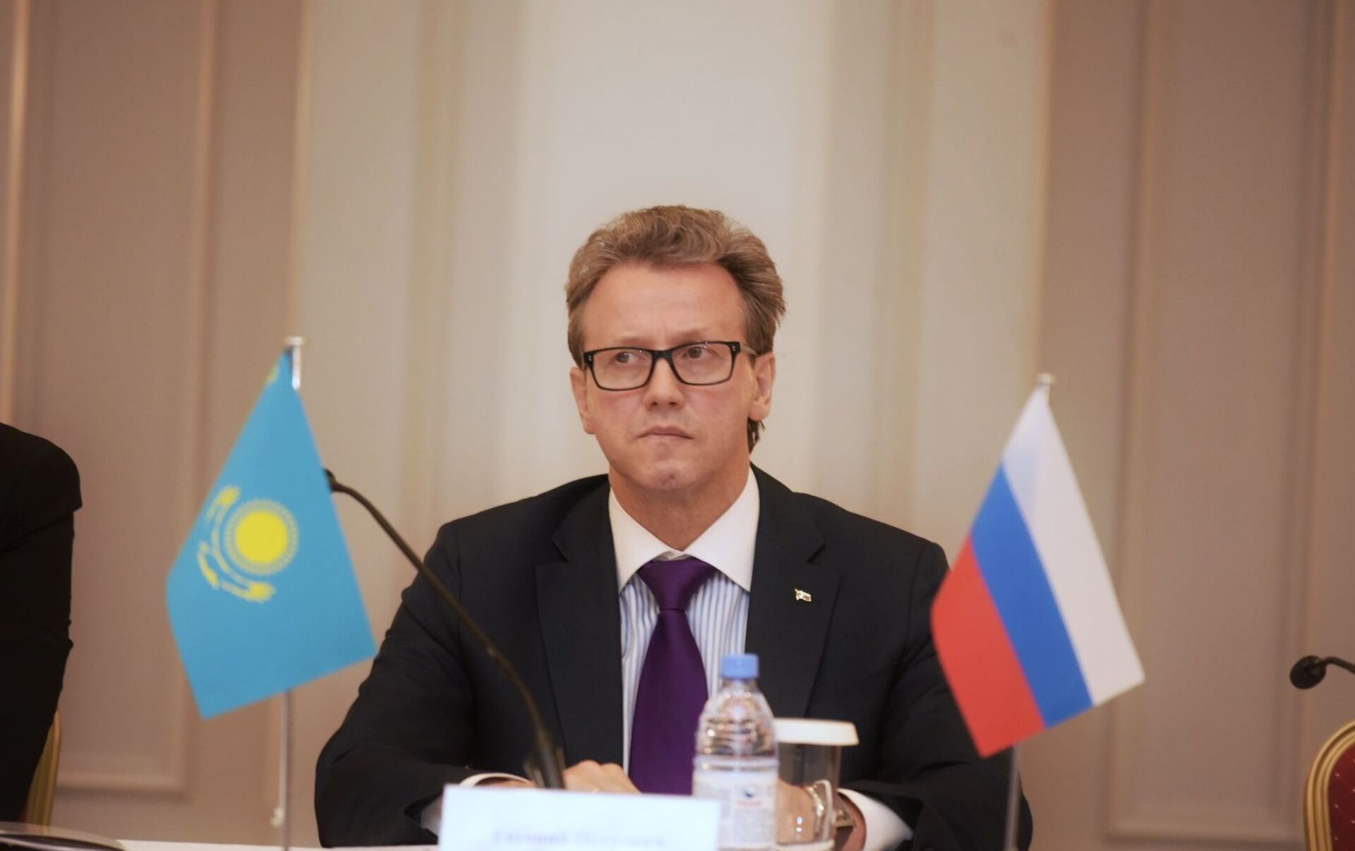МИД Казахстана заявил об уходе генконсула России после слов о проблемах с русским языком  