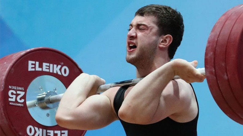 Армянский тяжелоатлет установил в Москве рекорд Европы среди молодежи 