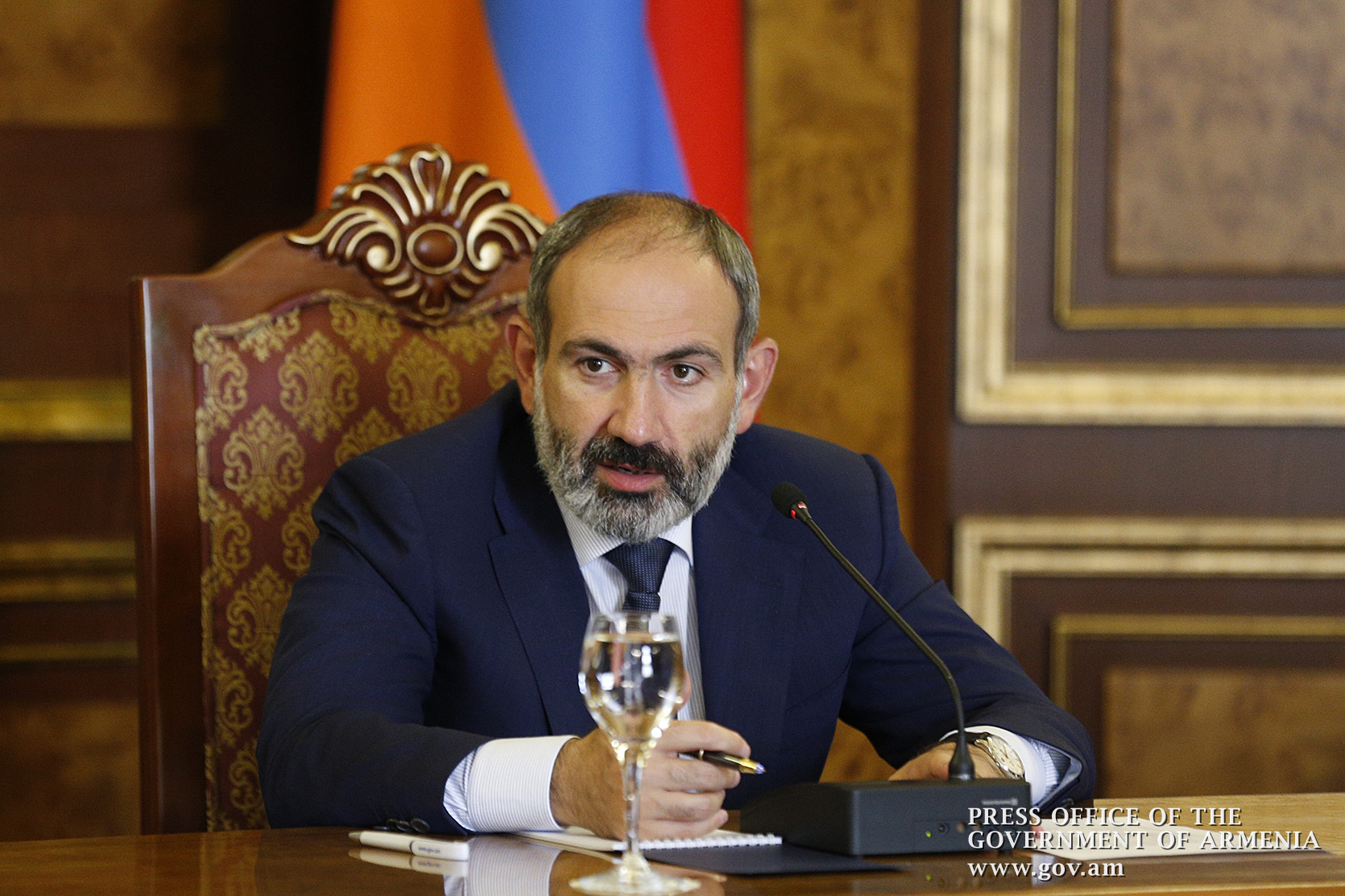 Премьер-министр Армении на встрече с сотрудниками МЧС: представители любой службы в форме должны воздерживаться от какой-либо политической деятельности 