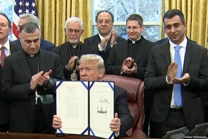 Трамп подписал законопроект, принятый Конгрессом, по которому США обязуются оказать помощь проживающим на Ближнем Востоке христианам и езидам 