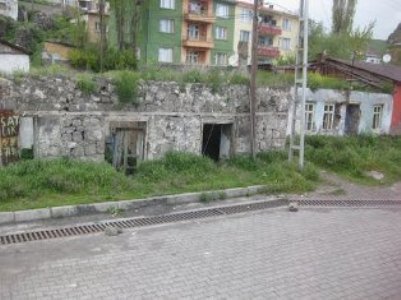 Мэр турецкого Карса снес дом Егише Чаренца 