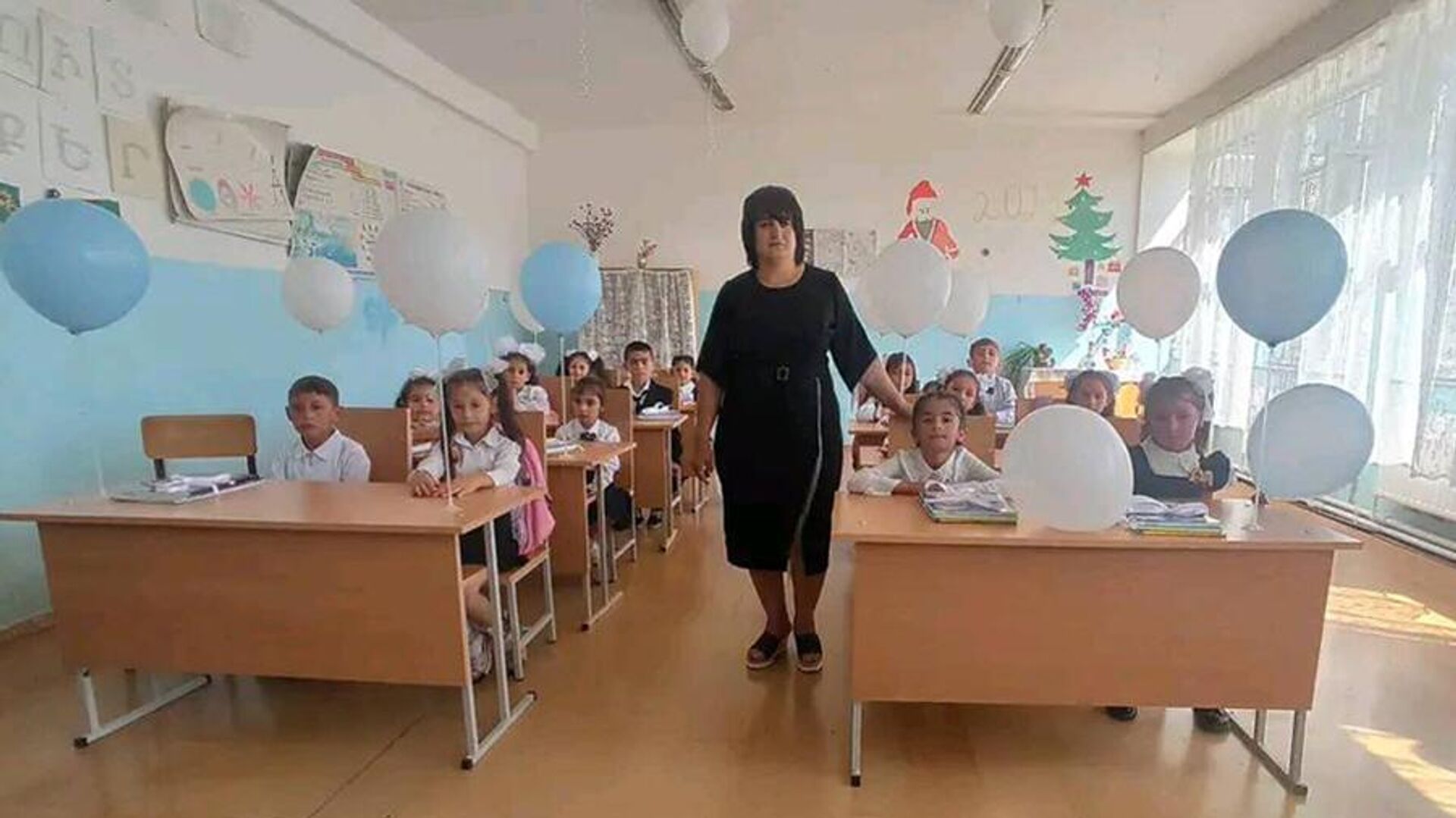 В Сотке 15 детей пошли в первый класс, несмотря на обстрелы на границе - глава села 