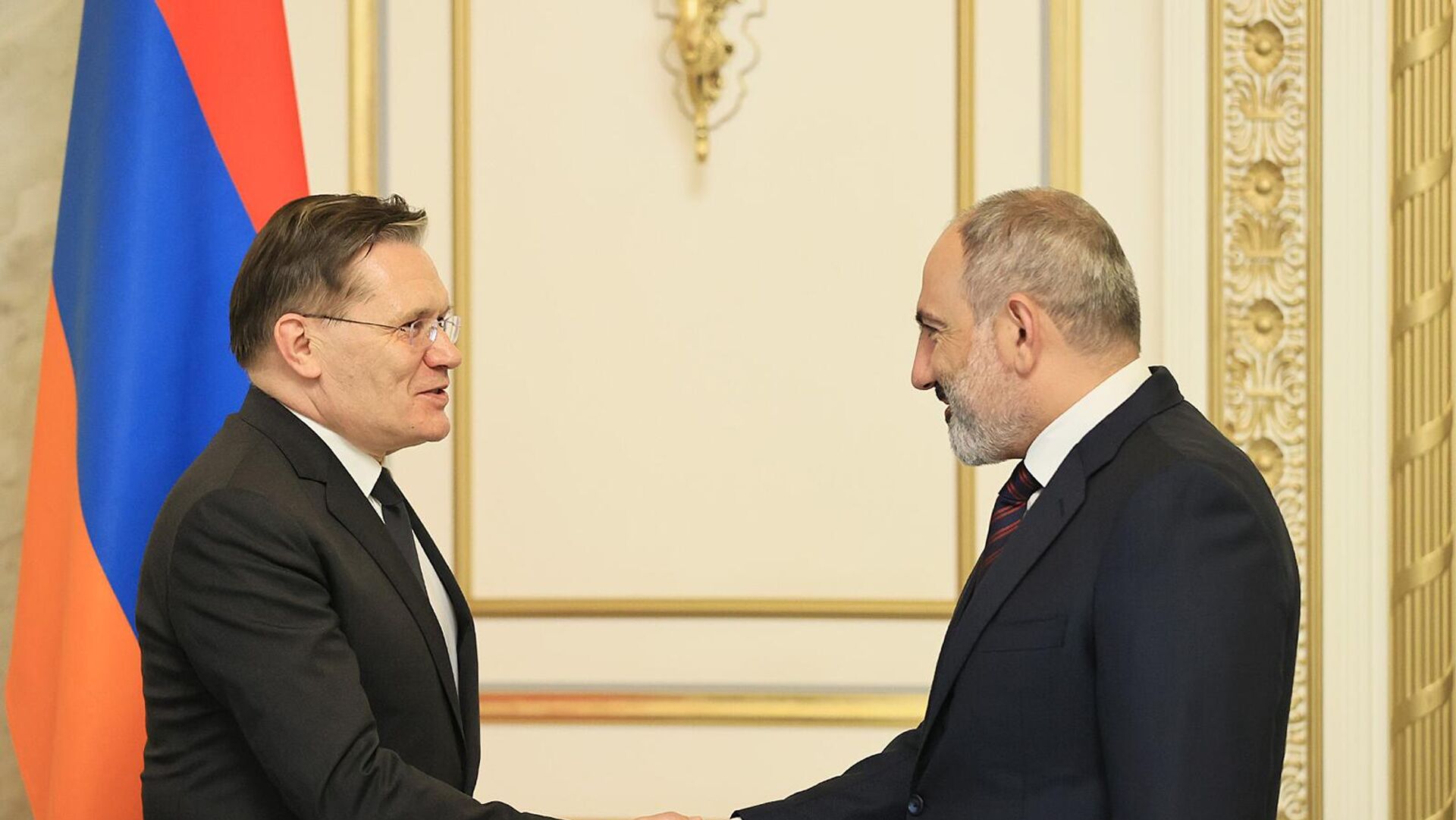 Премьер Армении обсудил с директором "Росатома" возможности строительства новой АЭС 