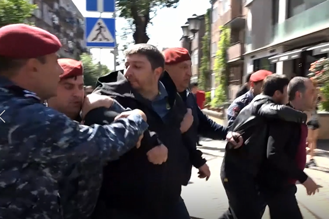 Сыну генерала Хачатурова предъявлено обвинение, ему грозит до 5 лет 
