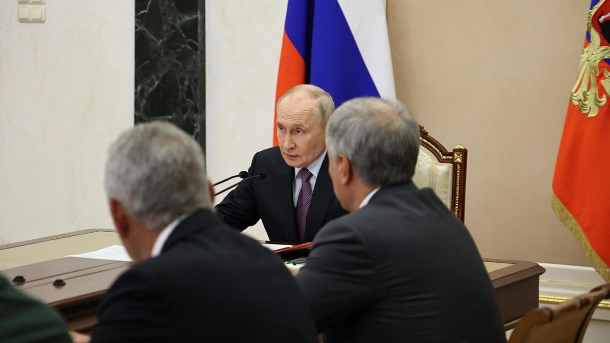 Путин обсудил с Совбезом усиление антитеррористической защиты инфраструктуры 