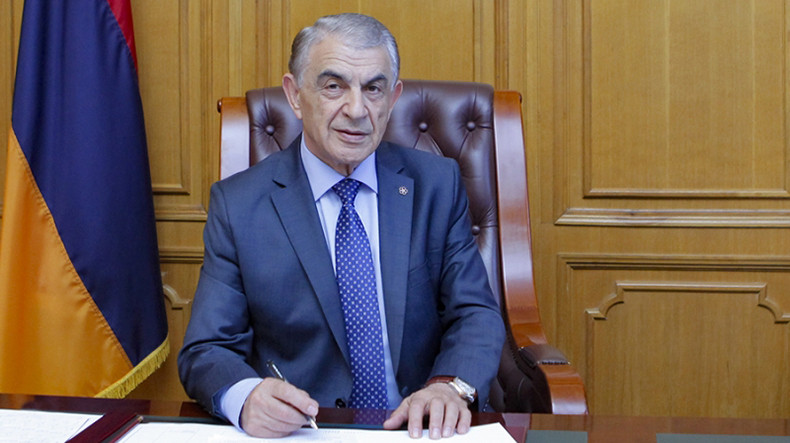 Суд в Ереване отменил меру пресечения в отношении бывшего спикера парламента 