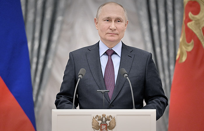 Путин заявил, что на долю России выпало «возвращать и укреплять» 