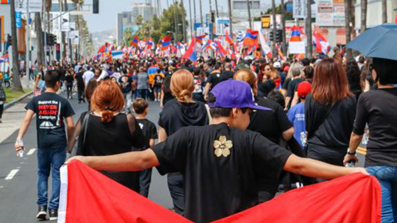 В Лос-Анджелесе проходит митинг армянской общины под девизом: «Новая война: новые территории» 