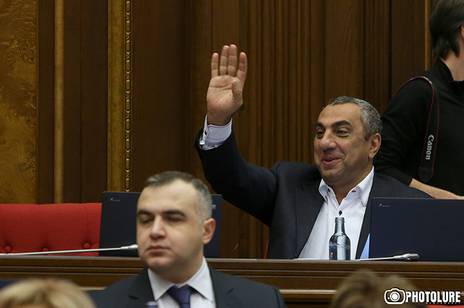 Медцентр депутата Самвела Алексаняна скрывал от налоговиков истинные доходы сотрудников 